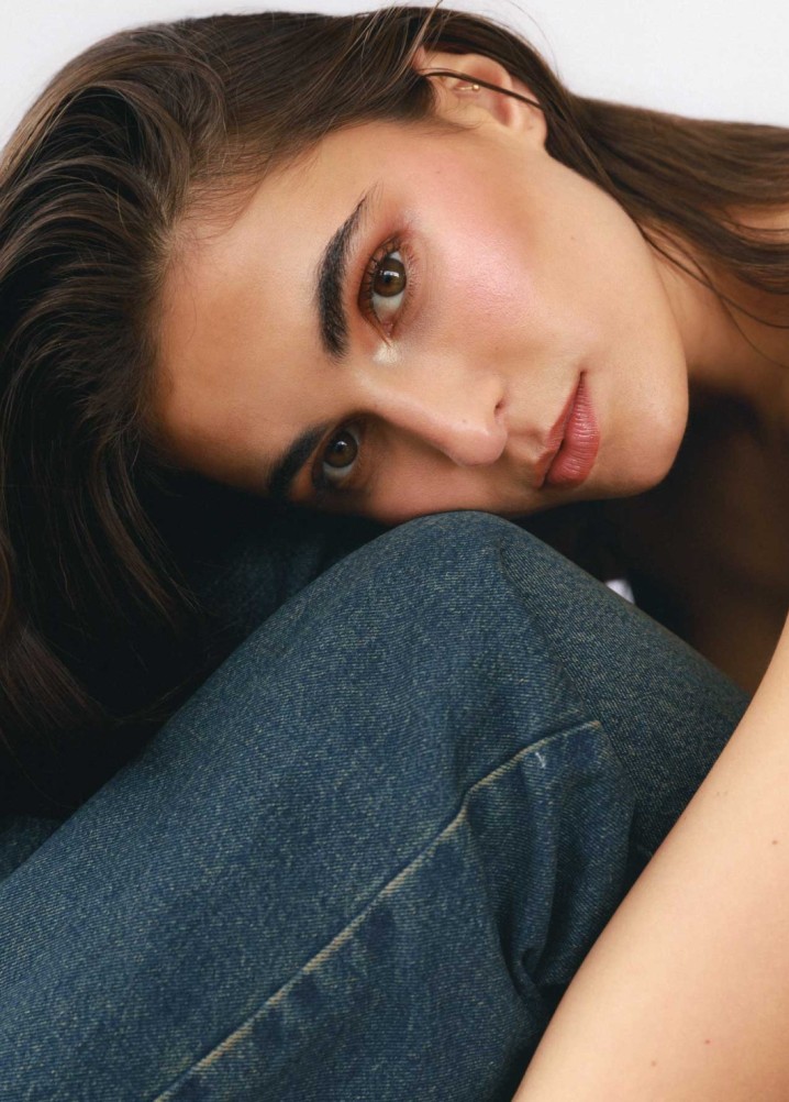 anya conlon - model