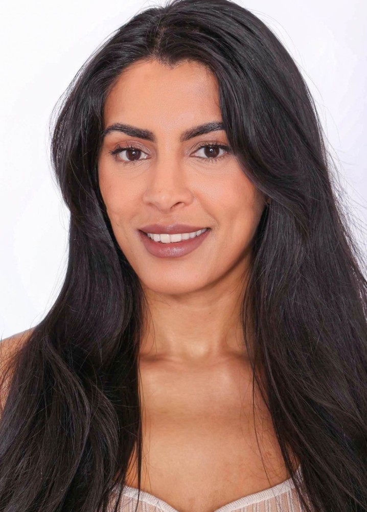 amna saleem-walters - model