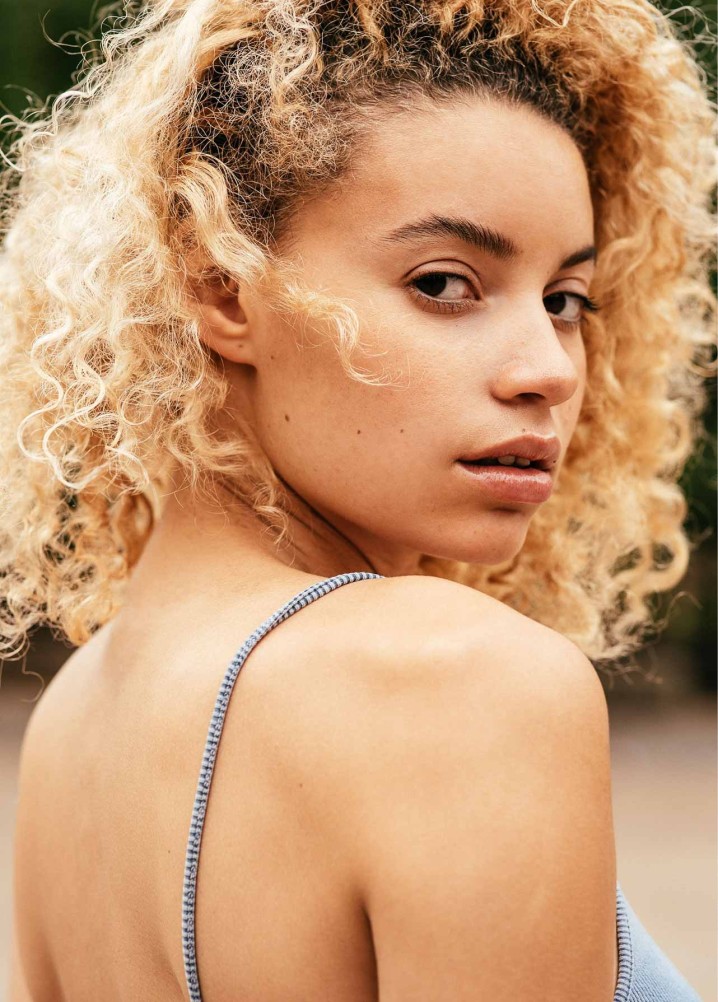 lara olutunmogun - real