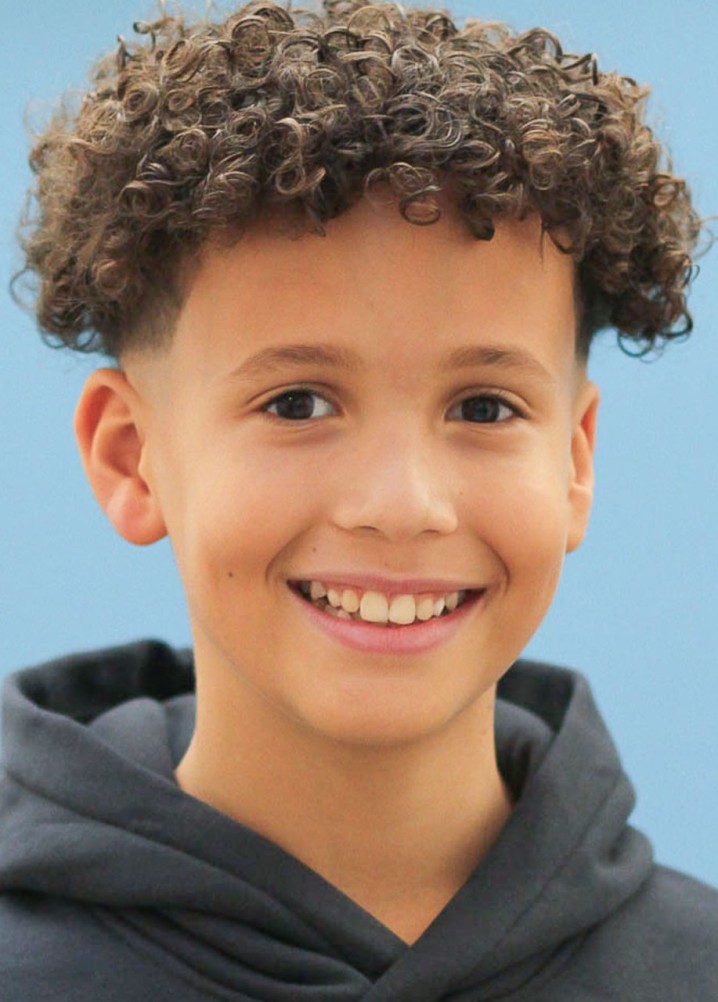 xari burton - profile