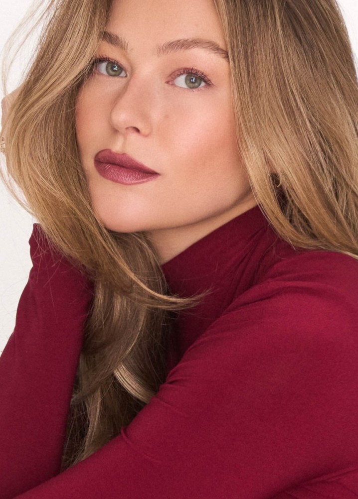 hollie hobin - profile