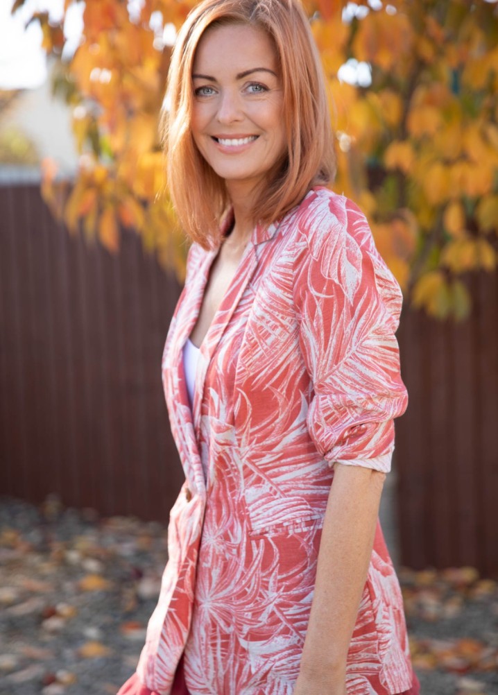 daniela isherwood - actor