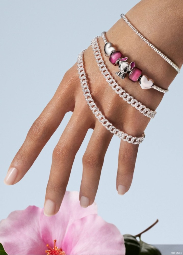 sarah-maëva cialec - hands