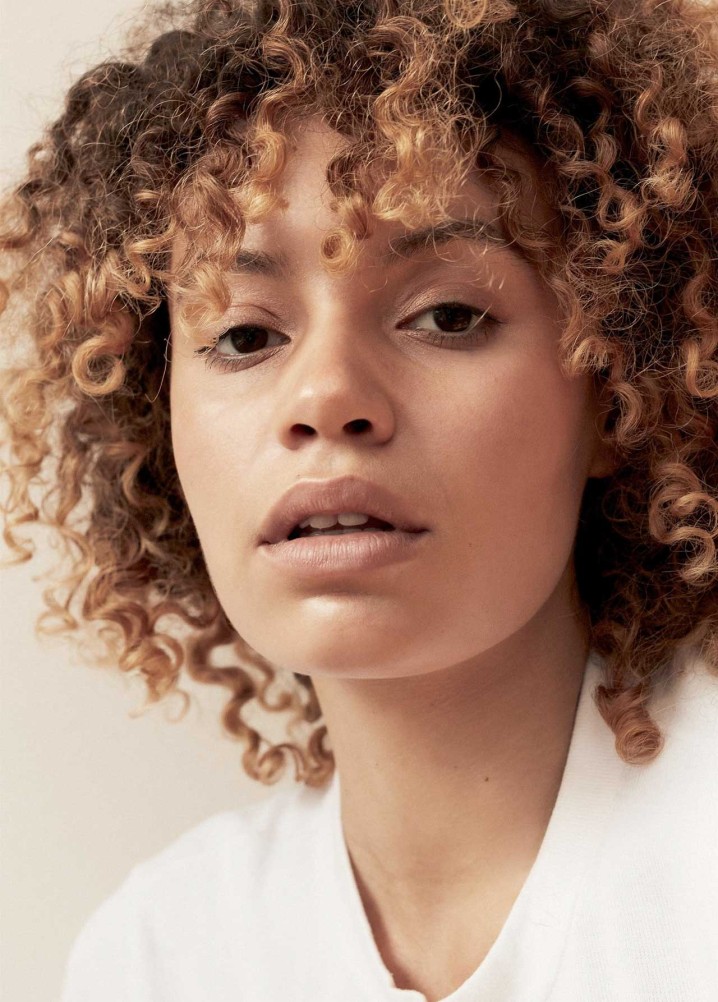 lara olutunmogun - profile