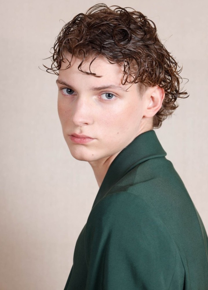 katie barnes - hair stylist