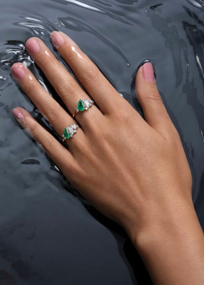 karolina conchet - hands