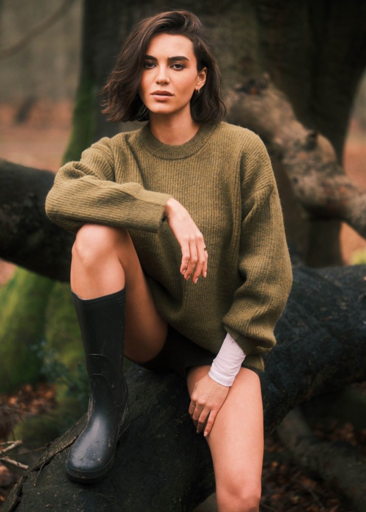 daisy oliphant - model