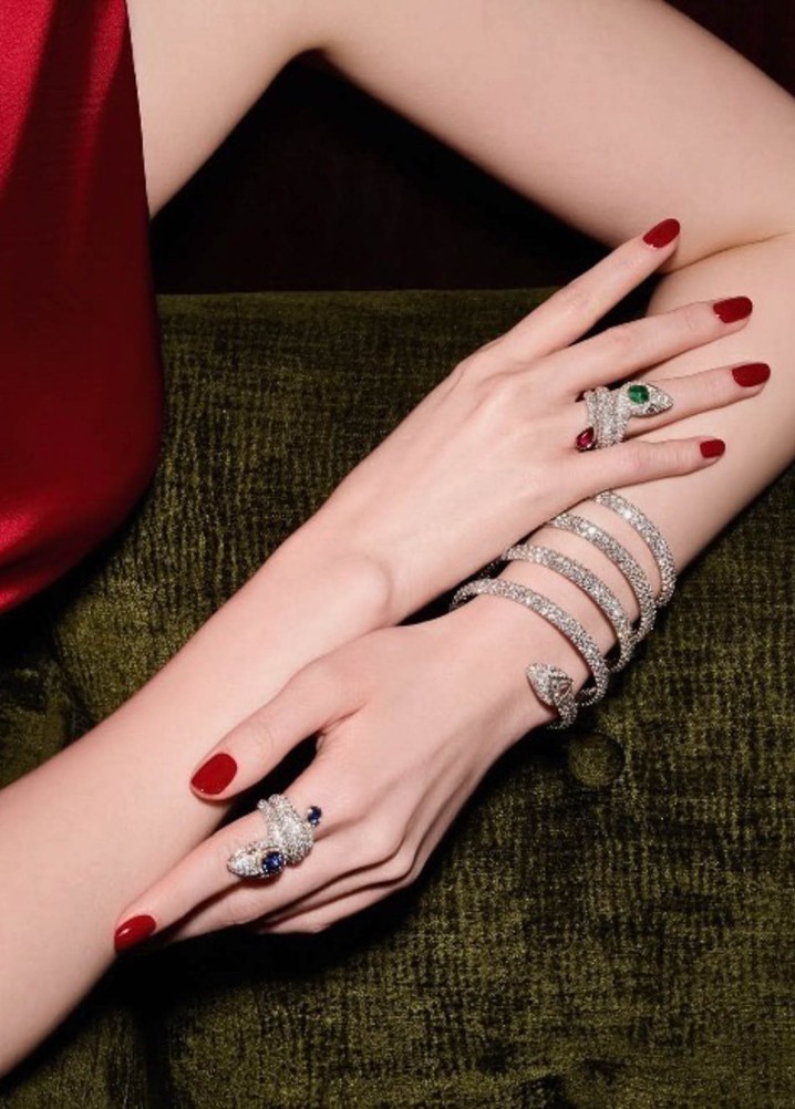 natasha murphy - hands