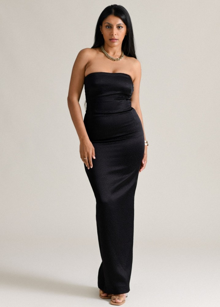 amna saleem-walters - model