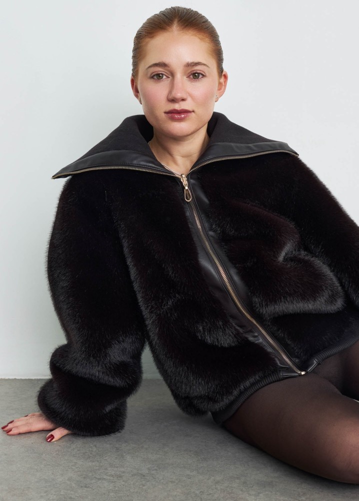 olivia white - real & unique