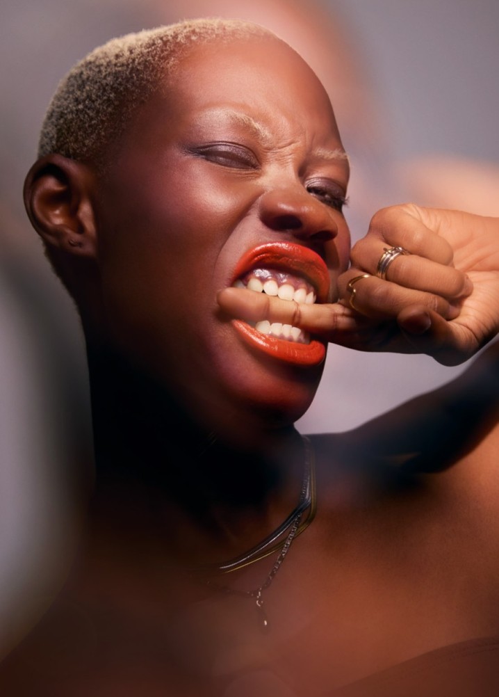 lola lelo - beauty