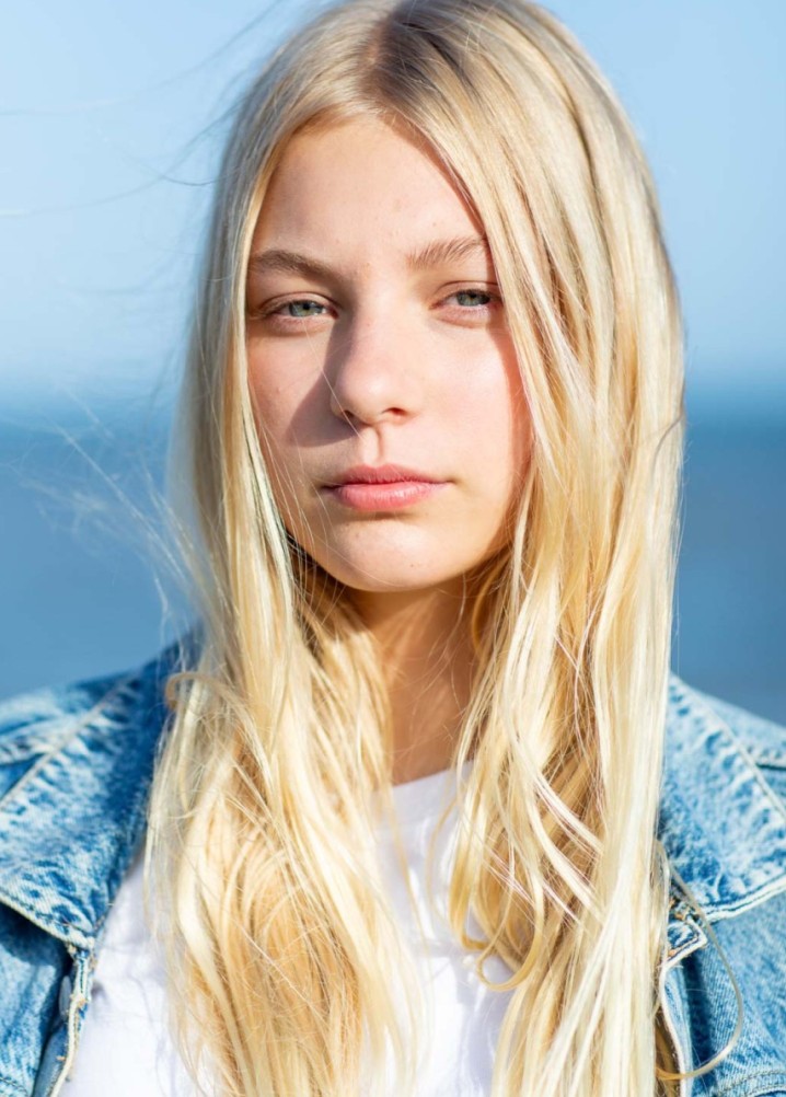 mila lobb - profile