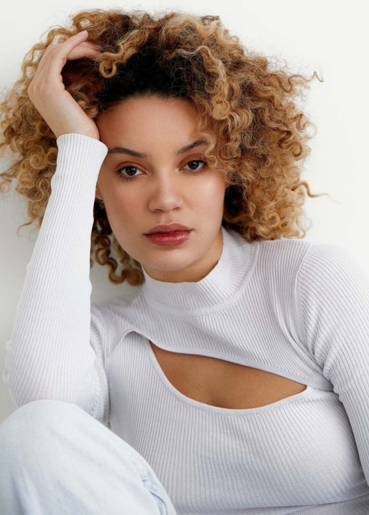 lara olutunmogun - real