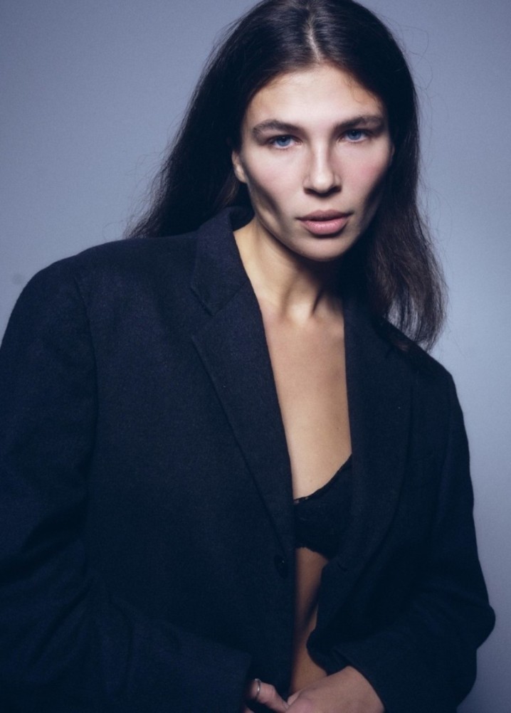 ella mapes - model