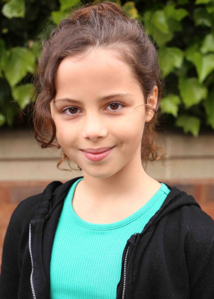 nyla sarris - junior