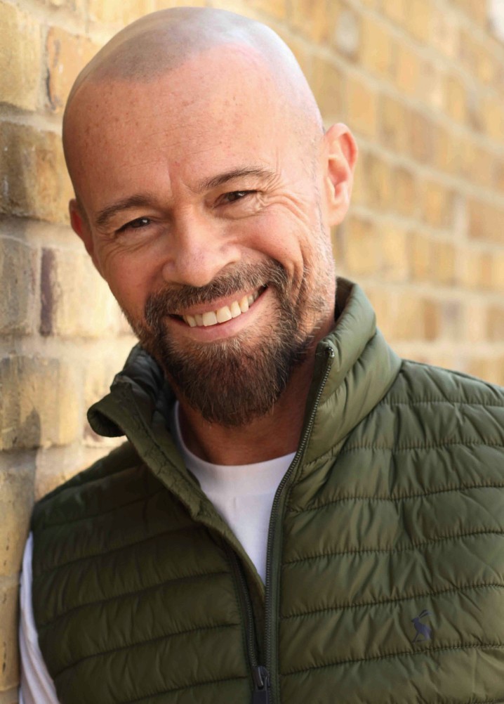 alex baynes - actor