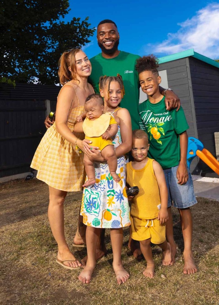 assombalonga family - profile
