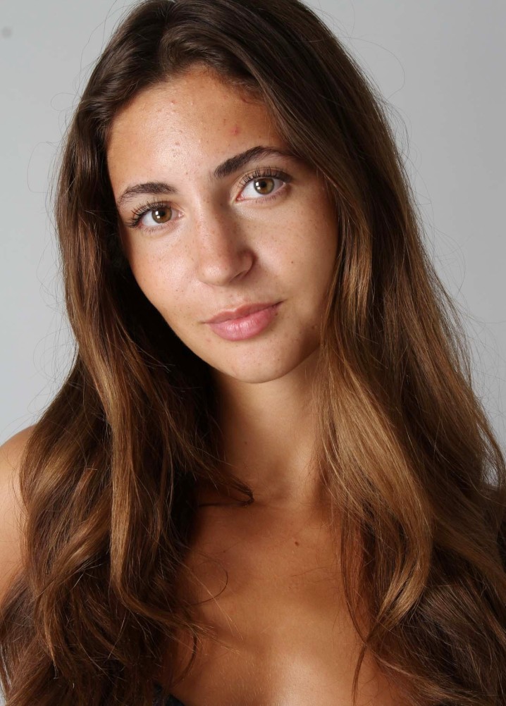 layla oliver-black - profile