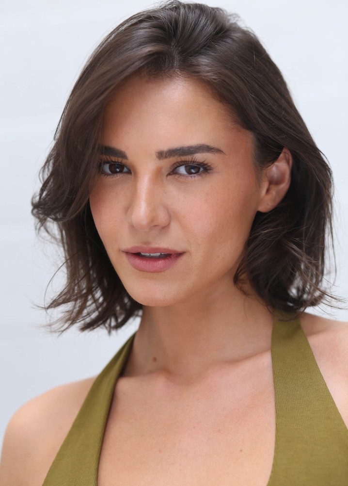 daisy oliphant - model