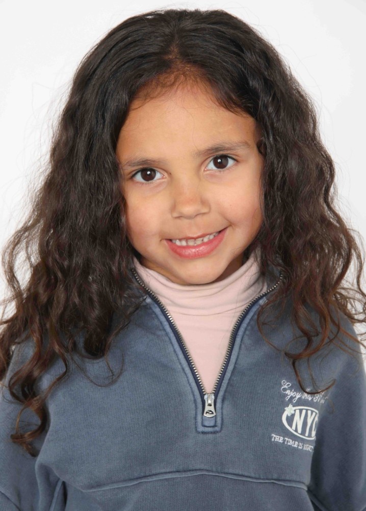 aria rae gosling - junior
