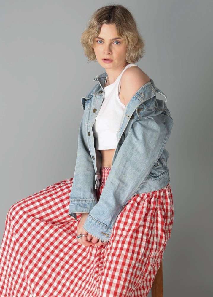 maisie daniels - petite