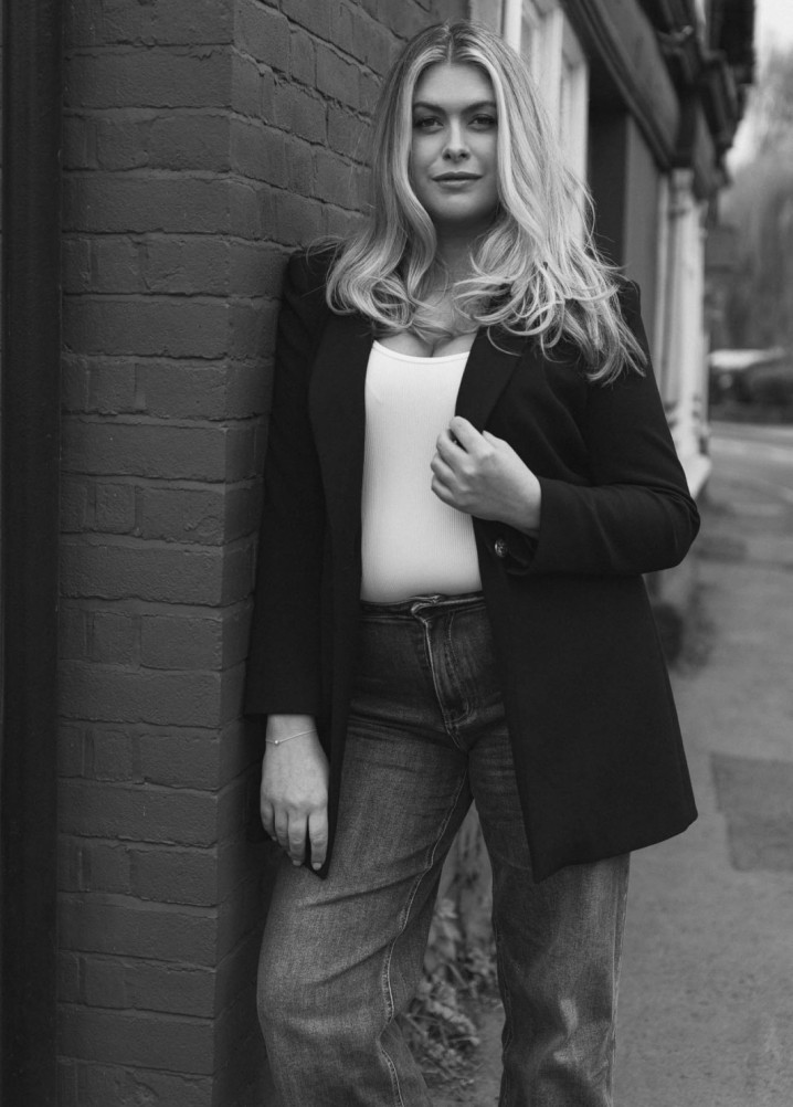 grace brackstone - curve