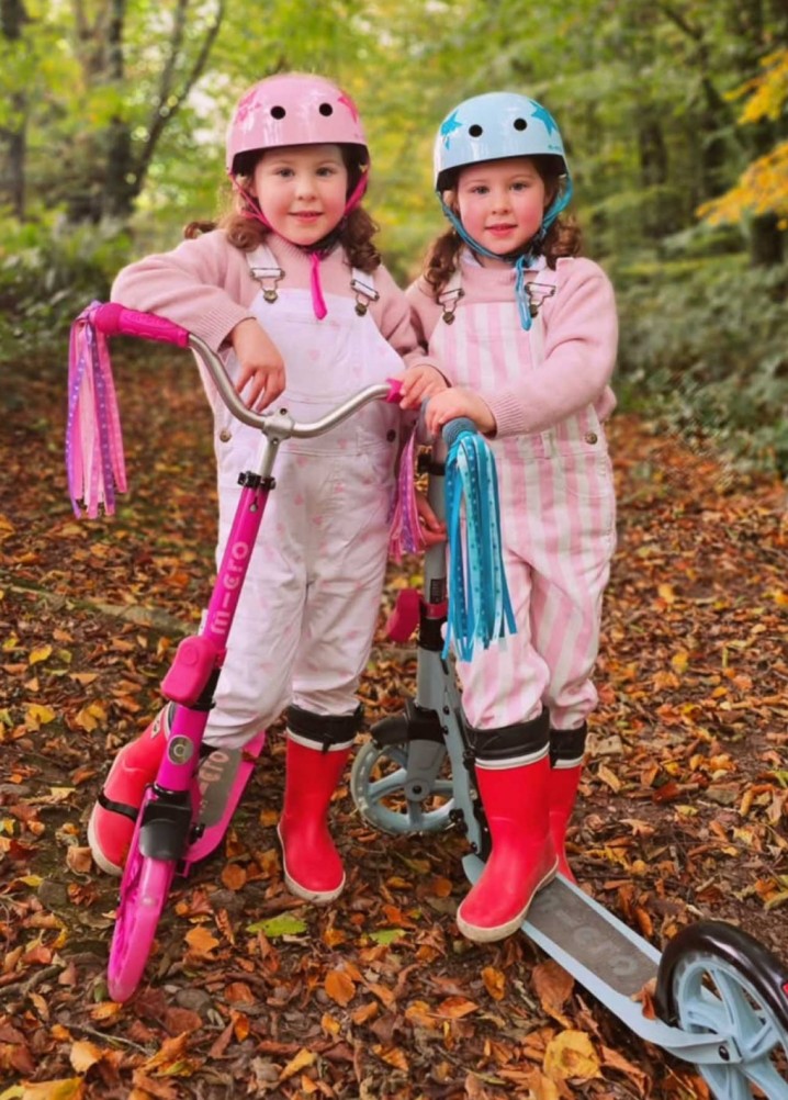 éloïse and isabella - junior