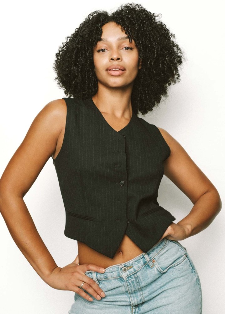 tia-loren bourne - profile