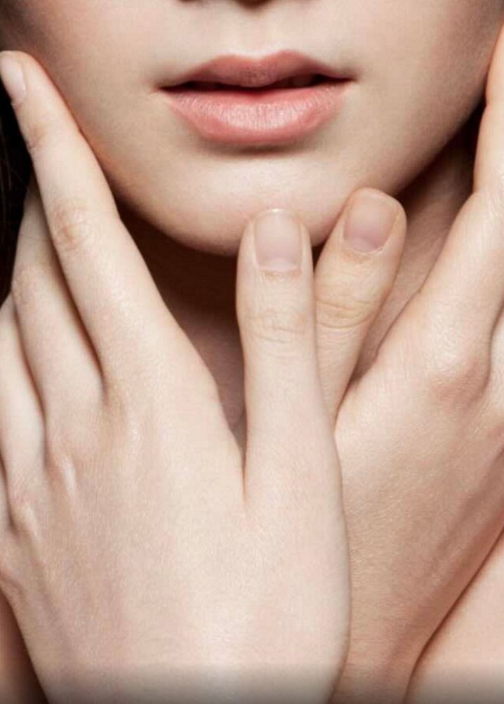 karolina conchet - hands